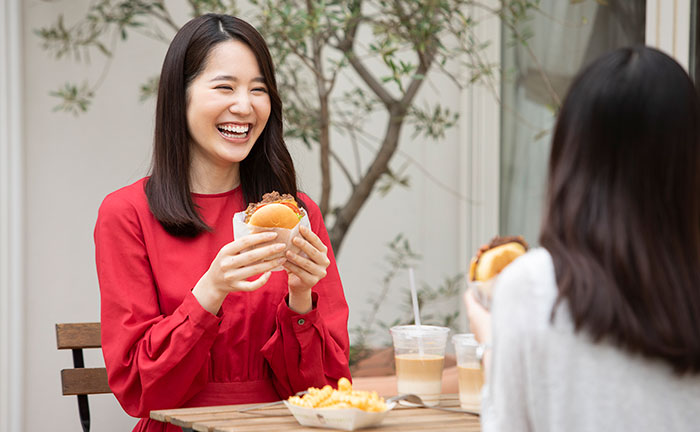 03.人前で会話をしてお仕事をなさっている方やお食事を召し上がる時に自信を持って外出できるようにしたい場合