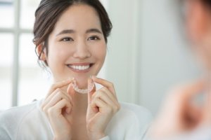 笑顔の女性の写真