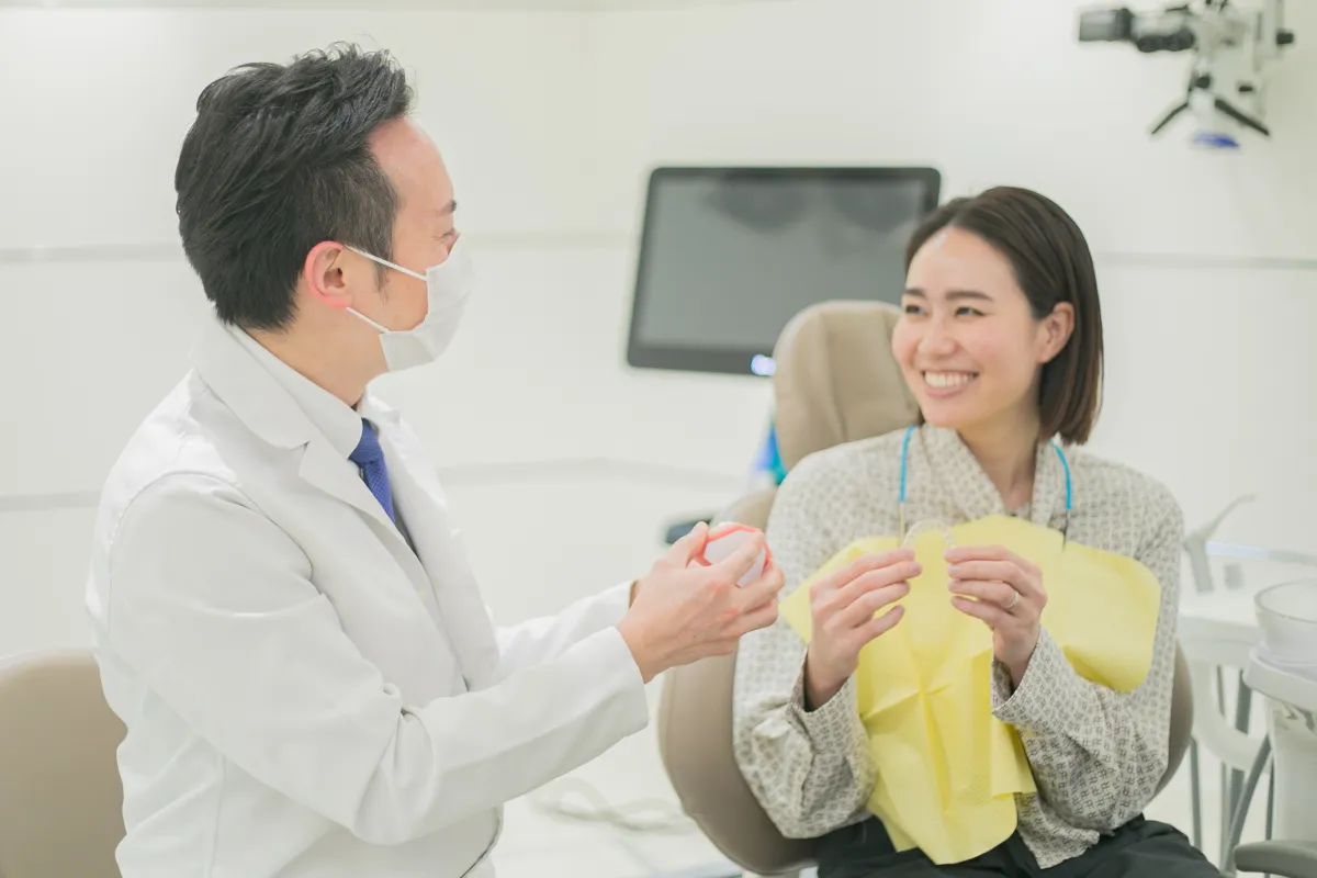 八王子にあるくろさわ歯科医院での矯正無料相談の様子