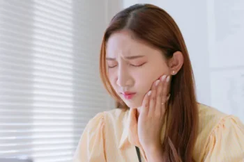 歯が痛くなってしまった女性